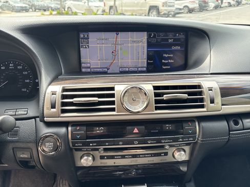 Used 2013 Lexus LS 460 AWD w/ Comfort Pkg image 23