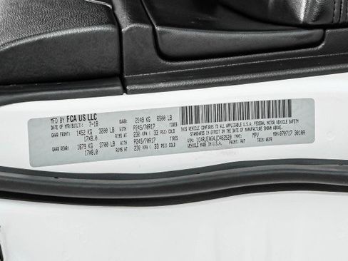 Used 2018 Jeep Grand Cherokee Laredo image 52