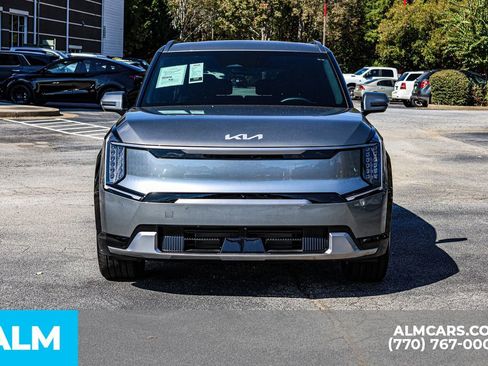 Used 2024 Kia EV9 Land image 11