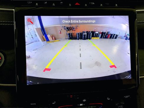 Used 2023 Jeep Grand Cherokee Limited RWD image 26