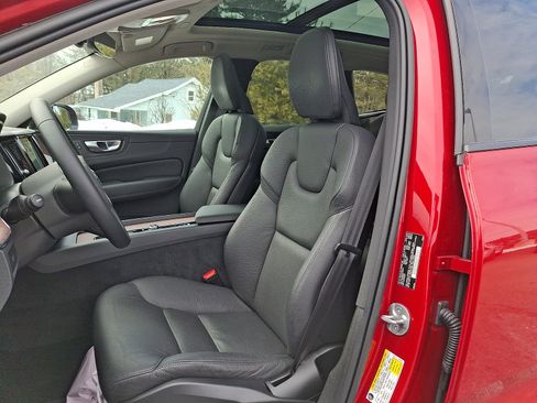 Certified 2023 Volvo XC60 B5 Plus w/ Climate Package image 13