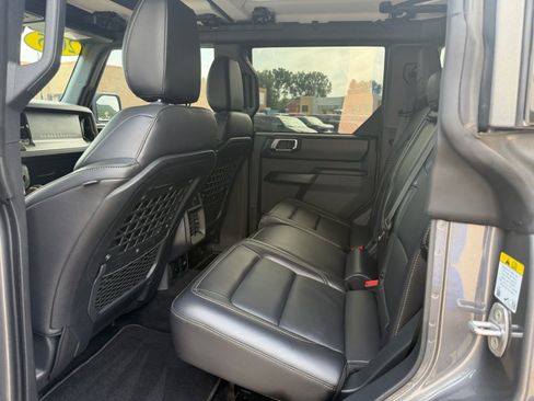 Used 2025 Ford Bronco Badlands AWD/4WD image 8