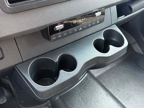 Used 2024 Mercedes-Benz Sprinter 2500 image 34