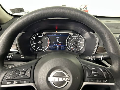 Used 2024 Nissan Altima 2.5 SV image 12