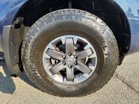 Used 2019 Nissan Frontier PRO-4X image 7