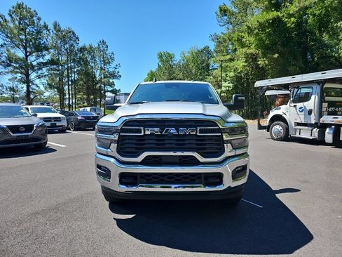 Used 2026 RAM 2500 Big Horn AWD/4WD image 2