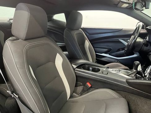 Used 2019 Chevrolet Camaro LT w/ Technology Package RWD image 10