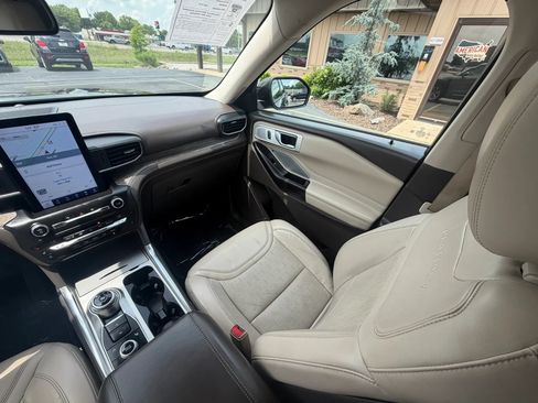 Used 2020 Ford Explorer Platinum w/ Premium Technology Package AWD/4WD image 80