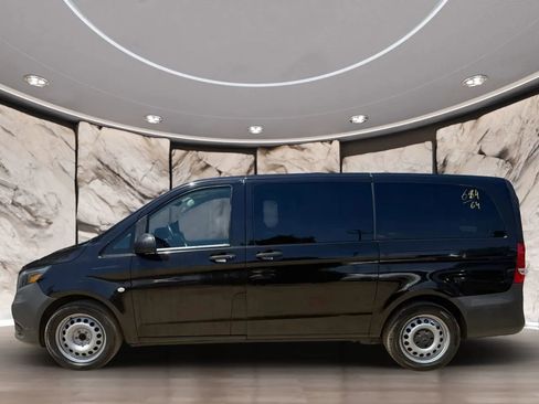 Used 2019 Mercedes-Benz Metris Passenger image 5