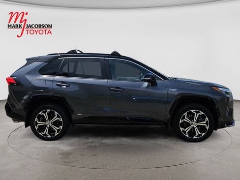 Used 2023 Toyota RAV4 XSE w/ Weather Package AWD/4WD image 4