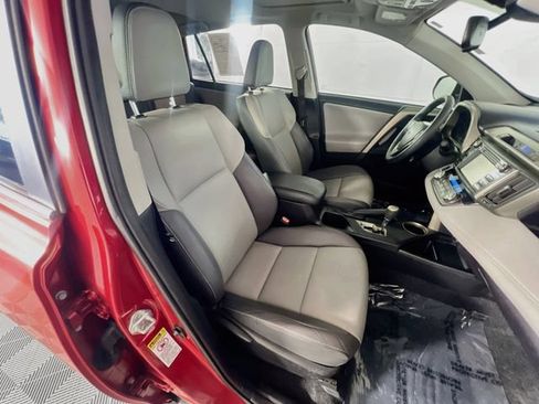 Used 2014 Toyota RAV4 Limited w/ Technology Package FWD image 30