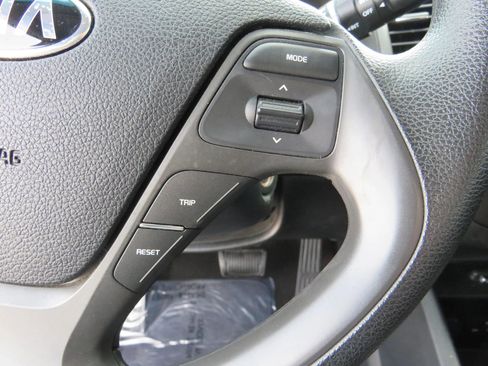 Used 2017 Kia Forte LX image 14