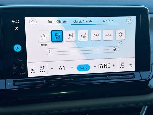 Used 2025 Volkswagen Atlas Cross Sport SE image 34