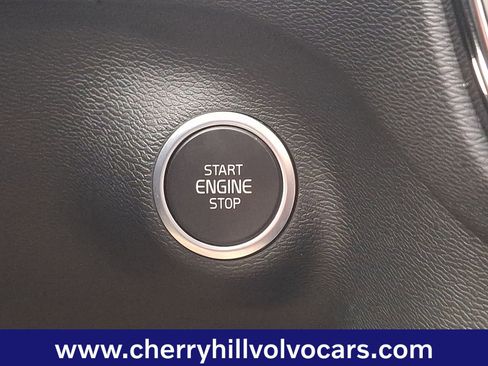 Certified 2025 Volvo XC40 B5 Plus image 23