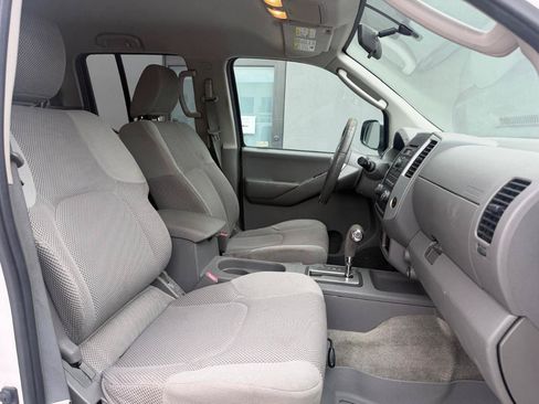 Used 2011 Nissan Frontier SV RWD image 13