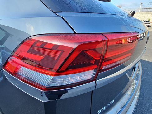 Used 2023 Volkswagen Atlas Cross Sport SE w/ Panoramic Sunroof Package FWD image 34