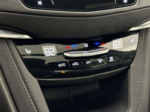 Used 2025 Cadillac XT5 Premium Luxury image 27