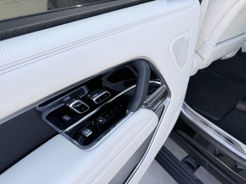 Used 2023 Land Rover Range Rover Long Wheelbase Autobiography image 38