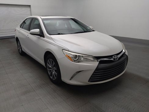 Used 2017 Toyota Camry XLE FWD image 13