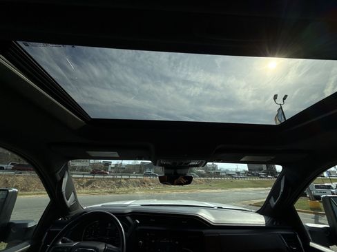 Used 2024 GMC Sierra 2500 Denali Ultimate image 24