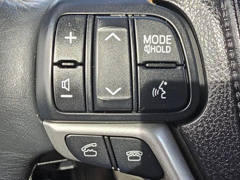 Used 2014 Toyota Highlander Limited Platinum AWD/4WD image 29
