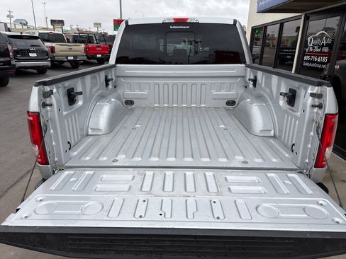 Used 2017 Ford F150 XLT w/ Equipment Group 302A Luxury AWD/4WD image 8