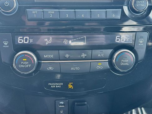 Used 2016 Nissan Rogue SV w/ SV Family Package FWD image 22