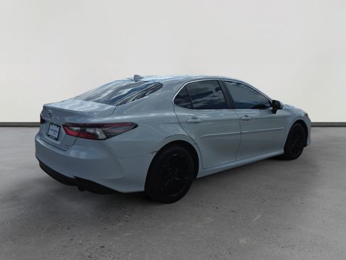 Used 2022 Toyota Camry LE w/ Carpet Mat Package (TMS) image 5