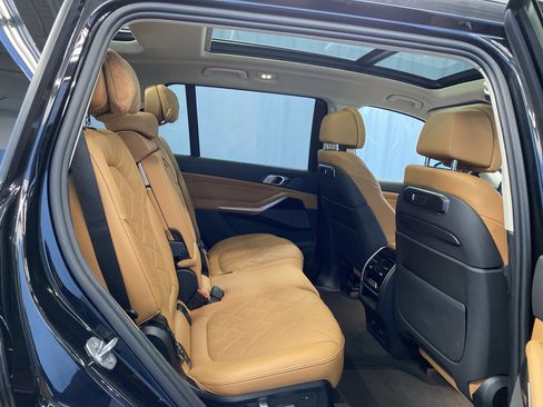 Used 2024 BMW X7 xDrive40i w/ Premium Package image 31