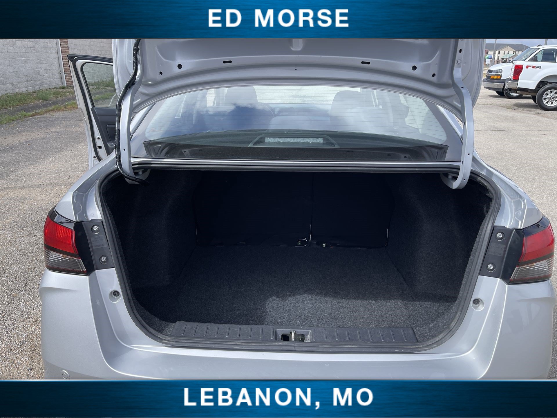 Used 2025 Nissan Versa SV FWD image 23