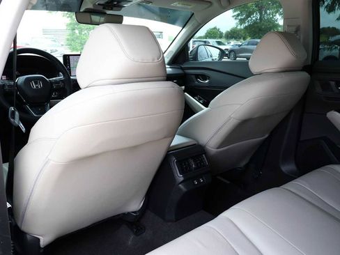 Used 2025 Honda Accord Touring image 12