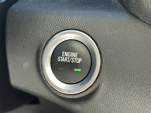 Used 2024 GMC Terrain SLE image 27