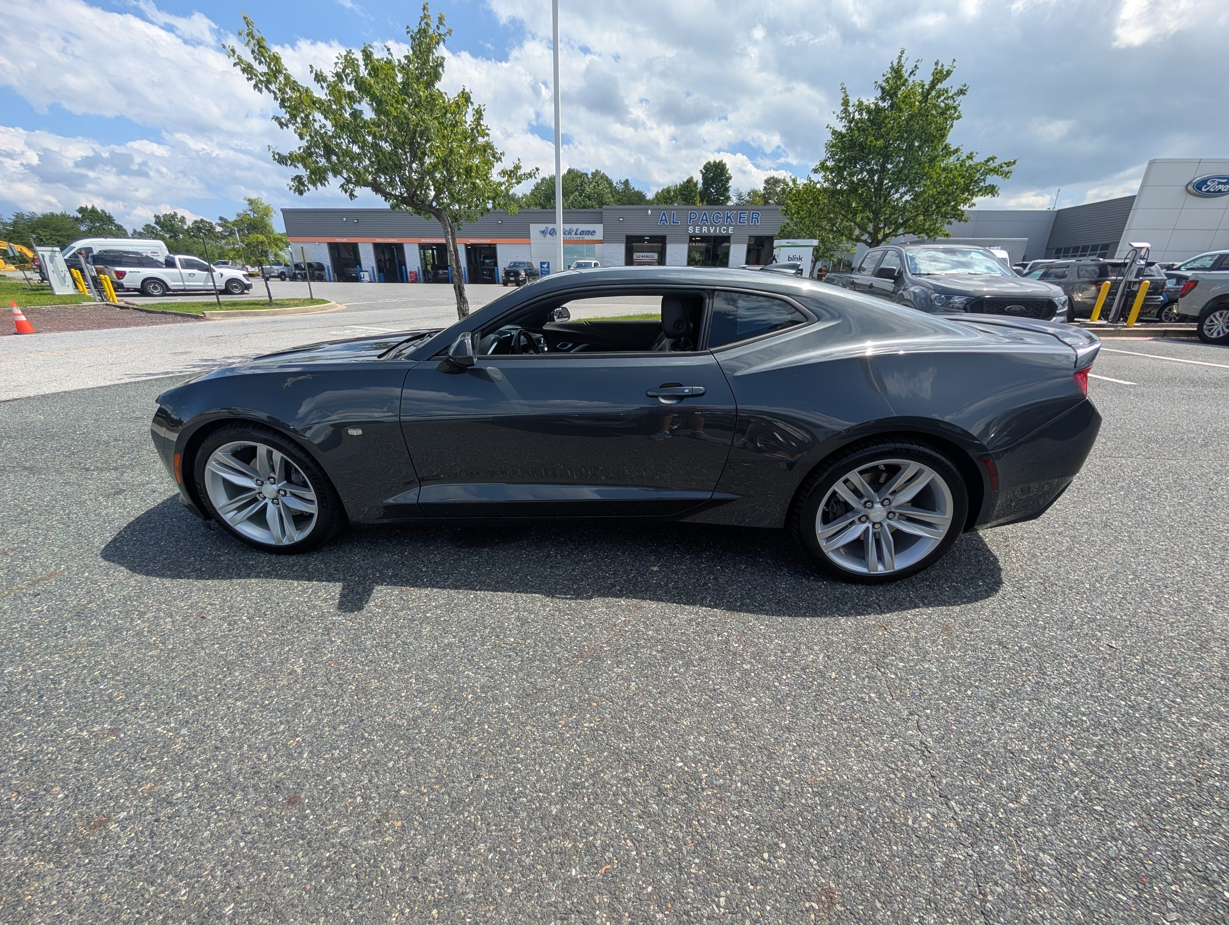 Used 2018 Chevrolet Camaro SS RWD image 7