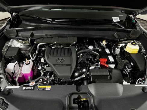 Used 2026 Toyota Grand Highlander XLE FWD image 9