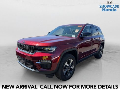 Used 2022 Jeep Grand Cherokee Limited 4xe w/ Luxury Tech Group II image 2