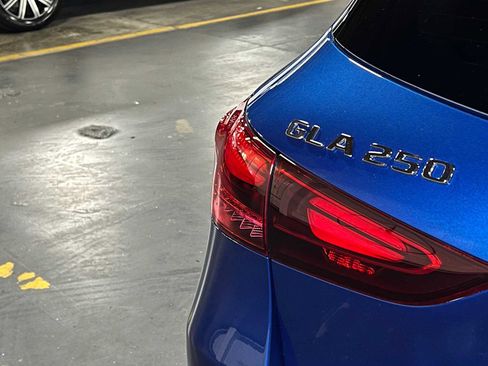 Certified 2025 Mercedes-Benz GLA 250 4MATIC image 15