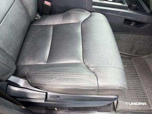 Used 2018 Toyota Tundra SR5 w/ SR5 Upgrade Package AWD/4WD image 16