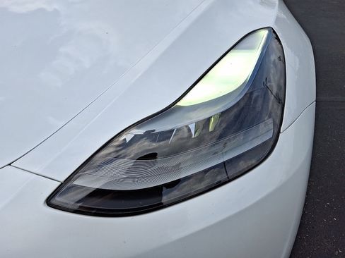 Used 2023 Tesla Model Y Long Range AWD/4WD image 27