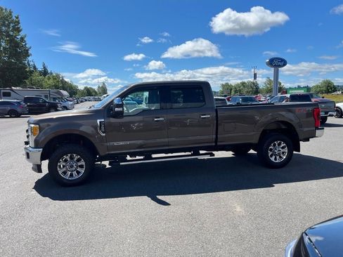 Used 2017 Ford F350 XLT w/ XLT Premium Package AWD/4WD image 2