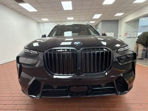 Used 2026 BMW X7 xDrive40i w/ M Sport Package AWD/4WD image 5
