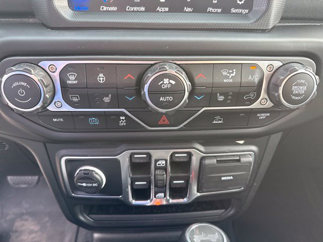 Used 2022 Jeep Wrangler Unlimited Sahara w/ Cold Weather Group AWD/4WD image 23