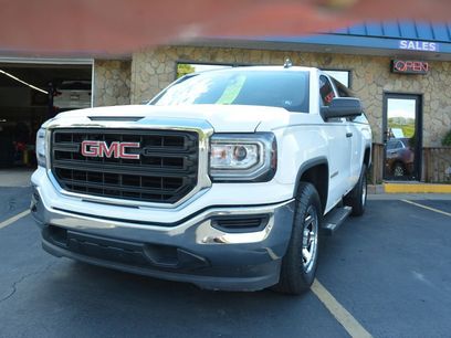 Used 2017 GMC Sierra 1500 2WD Regular Cab w/ Sierra Convenience Package