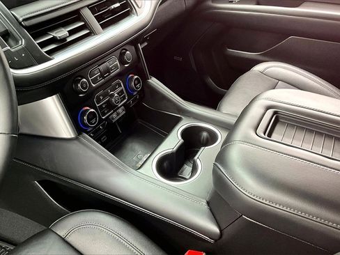 Used 2024 Chevrolet Tahoe Z71 w/ Luxury Package image 15