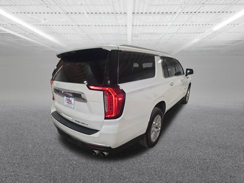 Used 2024 GMC Yukon XL Denali image 6