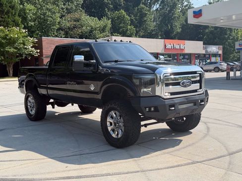 Used 2015 Ford F250 Lariat w/ Lariat Ultimate Package AWD/4WD image 3