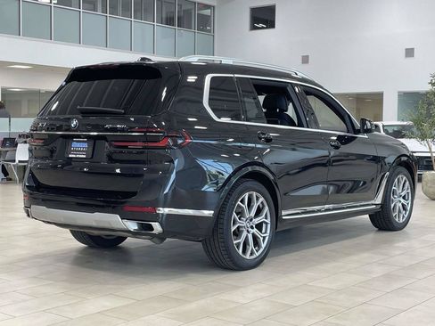Used 2024 BMW X7 xDrive40i AWD/4WD image 3