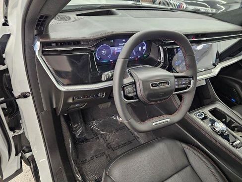 Used 2024 Jeep Wagoneer Launch Edition image 7