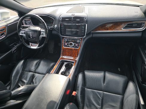 Used 2017 Lincoln Continental Select w/ Continental Climate Package image 14