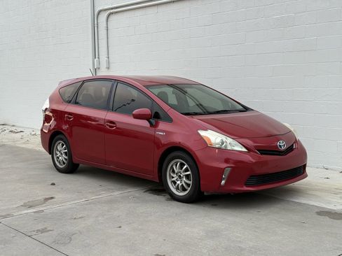 Used 2013 Toyota Prius V Three image 6