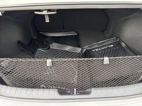 Certified 2024 Hyundai Elantra SEL w/ Convenience Package image 33